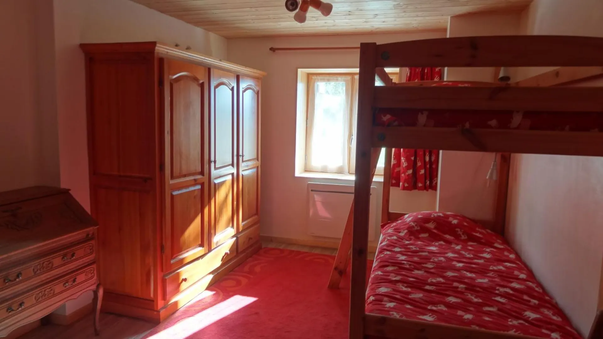 Chalet La Bise contacts
